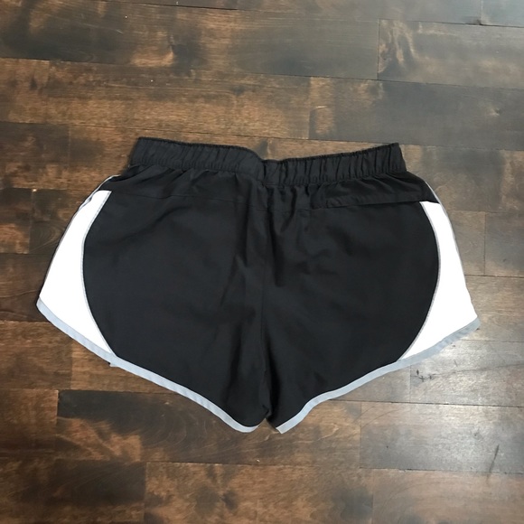 Adidas short dry fit S + UA cami S - Picture 4 of 5